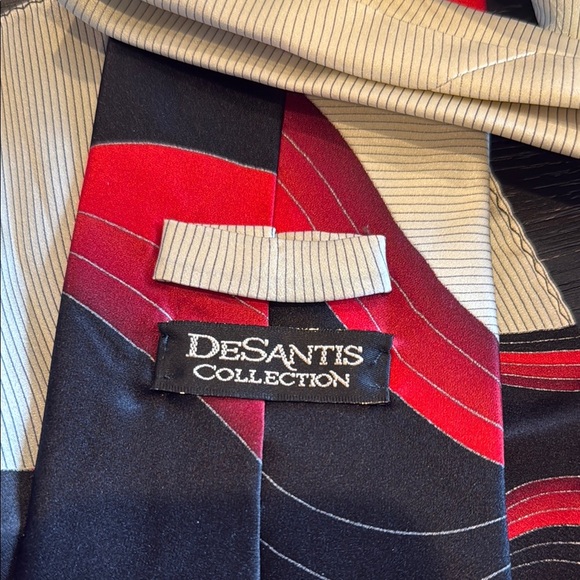 Desantis Collection Men’s Black and Red Silk Tie and Handkerchief - Picture 2 of 5